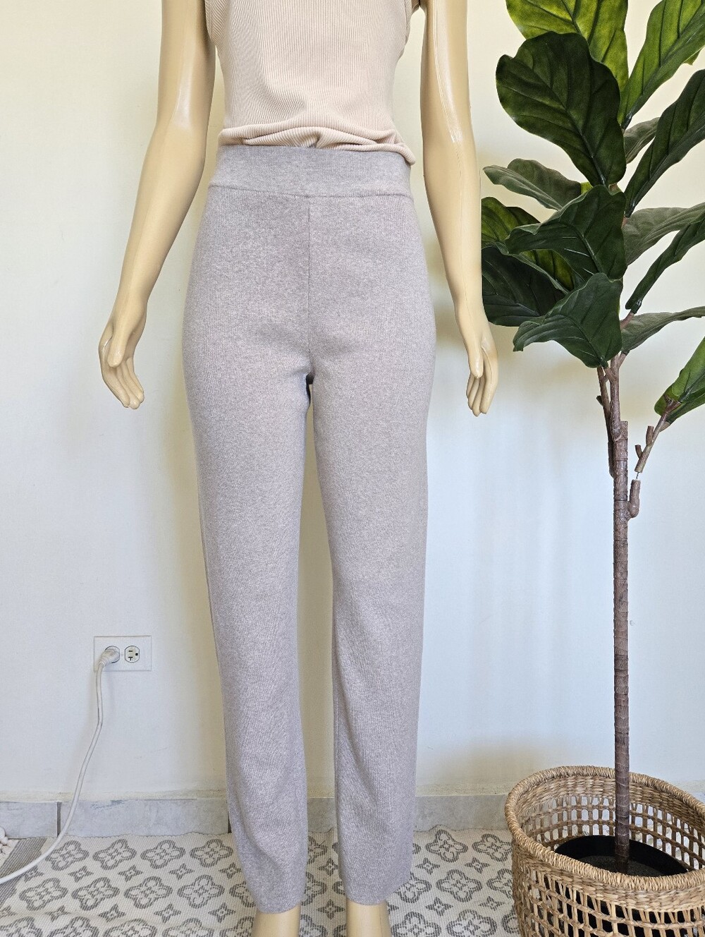 Chico's Zenergy Cotton Cashmere Full Needle Rib Pant in the color Truffle Size L
